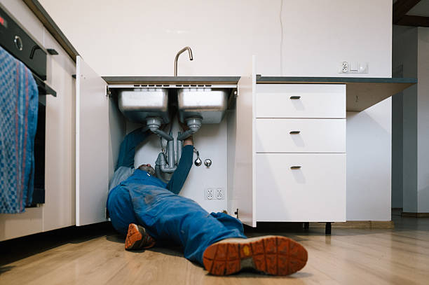 Professional Plumbing technician working in Aurora, IL